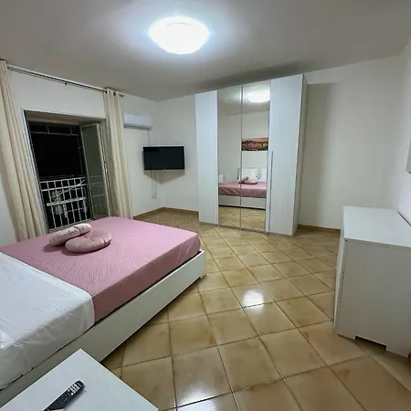 Sasha House * Nápoly