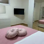 Sasha House Апартаменты